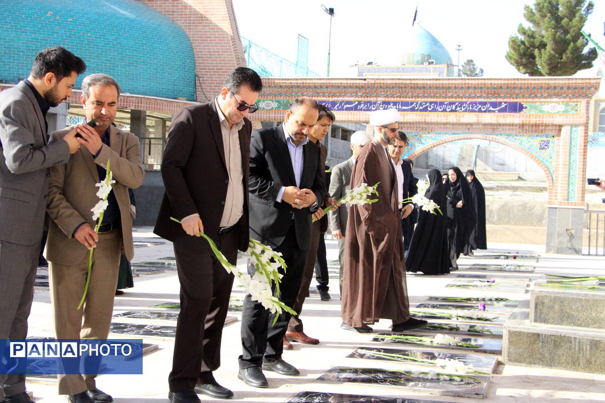 حضور معاون پرورشی و فرهنگی وزیر آموزش و پرورش در گلزار شهدای بجنورد
