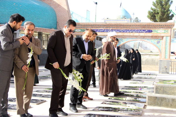 حضور معاون پرورشی و فرهنگی وزیر آموزش و پرورش در گلزار شهدای بجنورد