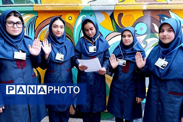 انتخابات همیاران مشاور در مدارس شهرستان ملارد 