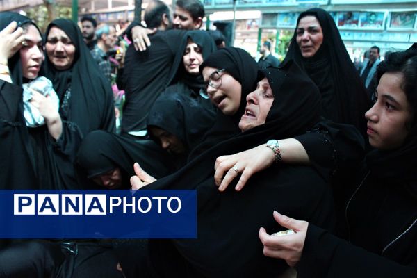جلوه‌های حزن و خشم در مراسم تشییع شهدا