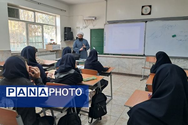 نشست تخصصی نماز در مدارس کهریزک 