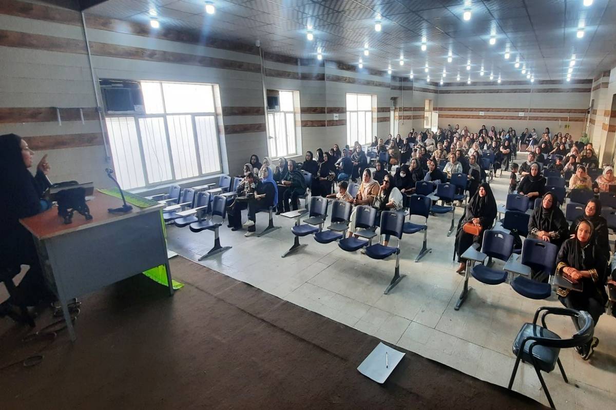 برگزاری پُرثمر جلسه انجمن اولیا و مربیان دبستان استقلال حاجی‌آباد 