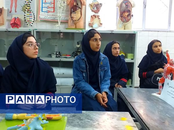 برگزاری جلسه انجمن‌ دانش‌آموزی در پژوهش‌سرای بوعلی سینا شهرستان ملارد