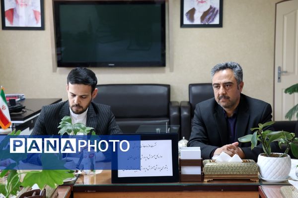 نشست هم‌اندیشی معاونت پرورشی و فرهنگی اداره‌کل آموزش و پرورش با ناحیه 4 مشهد