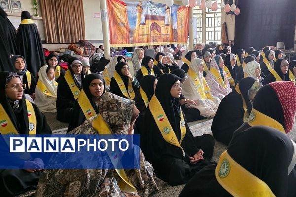 اعتکاف دانش‌آموزی رباط‌کریم با پرچم‌گردانی حضرت ابوالفضل(ع)