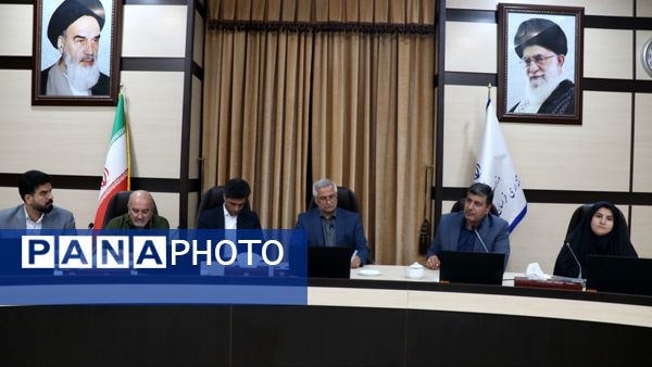 نشست هم‌اندیشی دانش‌آموز خبرنگاران پانا با معاون امنیتی و انتظامی استانداری خراسان رضوی 
