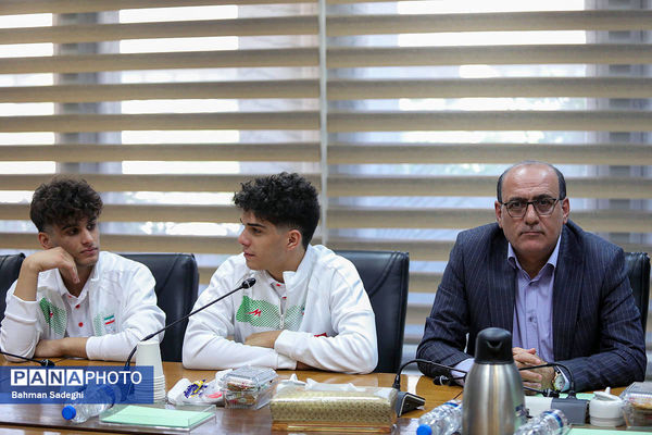 مراسم بدرقه تیم‌های ملی فوتسال دانش‌آموزی پسران و دختران ایران به رقابت‌های جام جهانی