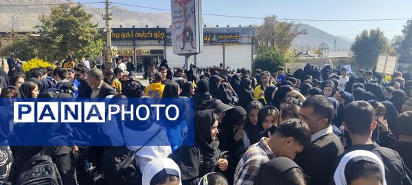 حضور پرشور مردم یاسوج در راهپیمایی یوم‌الله ۱۳ آبان