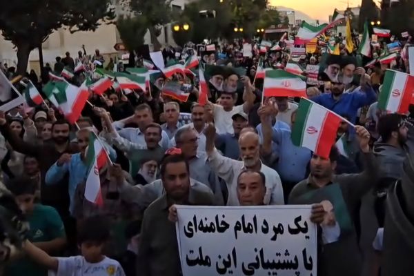 تجمع مردمی بشارت فتح در میدان انقلاب