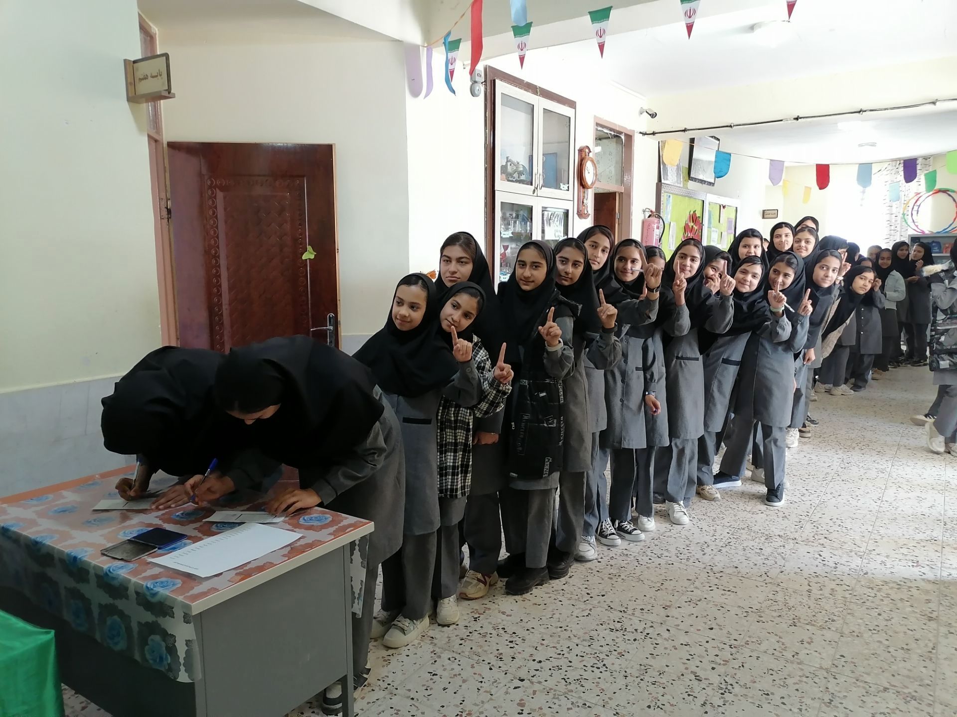 انتخابات شورای دانش آموزی در دبیرستان حاج مهدی روحانی خلیل آباد 