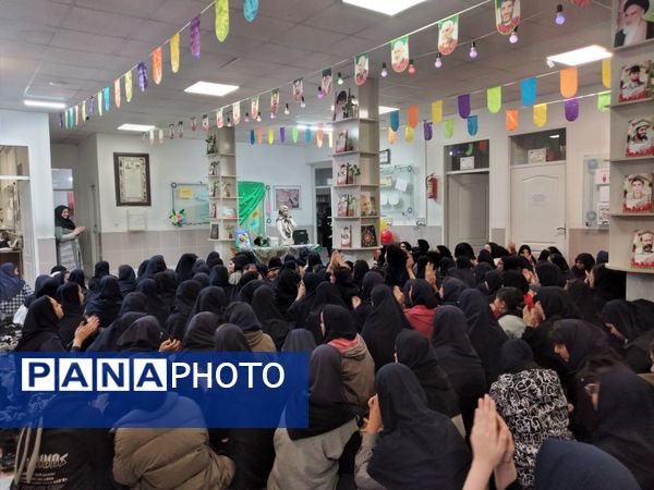 آیین بزرگداشت میلاد حضرت فاطمه (س) در دبیرستان شاهد ارض اقدس