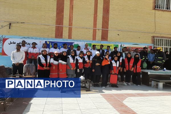 مانور دانش‌آموزی پدافند غیر عامل در شهرستان میناب