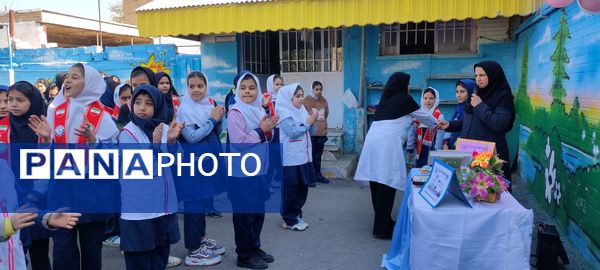 آیین افتتاحیه سفیران سلامت در مدرسه شهید خاقانی شهرستان شیروان