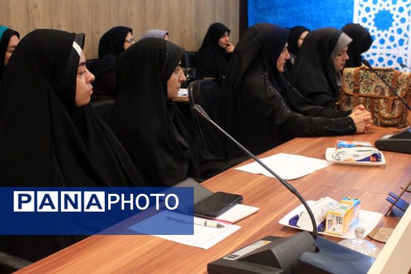 برگزاری نشست بصیرتی جهاد تبیین پیشرفت مدارس در بهارستان‌دو