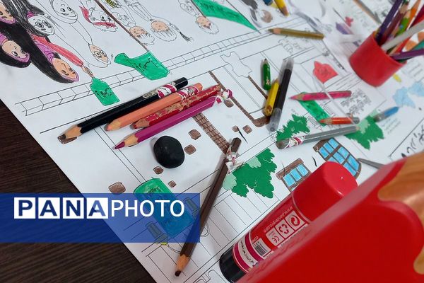 نمایش جلوه‌های ارادت فاطمی در روزنامه‌دیواری‌های مدرسه شهیدسرافراز اسلامشهر