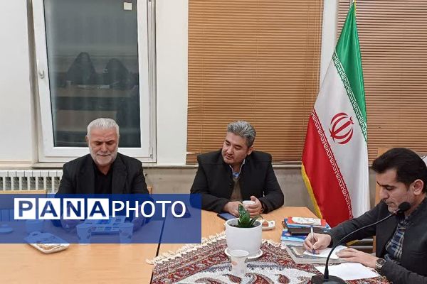 روایت قلم‌های ماندگار؛ پنجمین نشست کتابخوانی پیشکسوتان در پیشوا