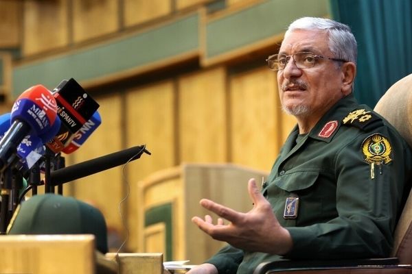 سخنگوی وزارت دفاع: شهدا از ما انتظار مجاهدت و تلاش دارند