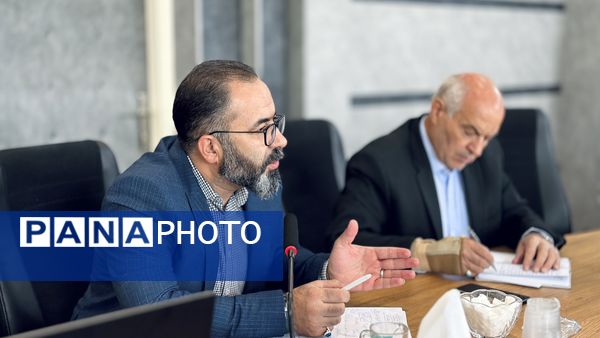 تقدیر از عوامل اجرایی جشنواره ملی طراحی و دوخت لباس دانش‌آموزی با حضور انجمن اولیا‌ و مربیان استان مرکزی