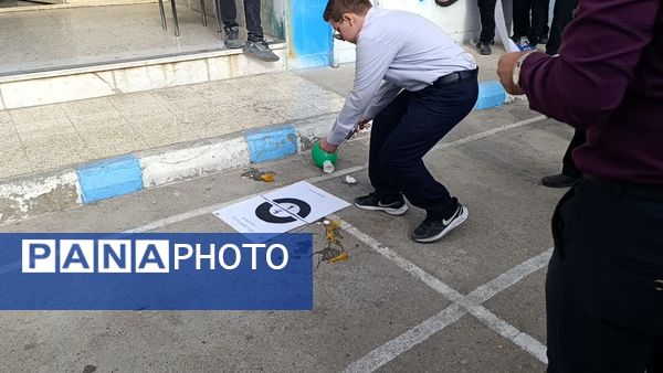 مسابقه «نجات تخم‌مرغ» در دبیرستان شهید بهشتی بهبهان