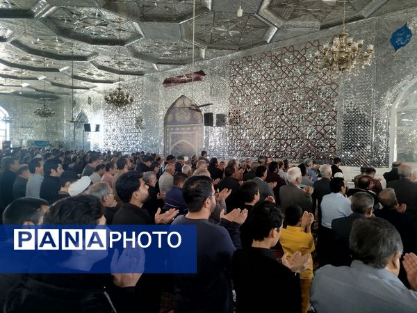 نماز جمعه شهرستان کاشمر با حضور پیکر شهید گمنام 