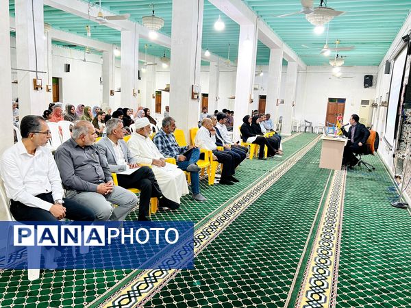 مراسم تجلیل از فرهنگیان بندر گروگ سیریک