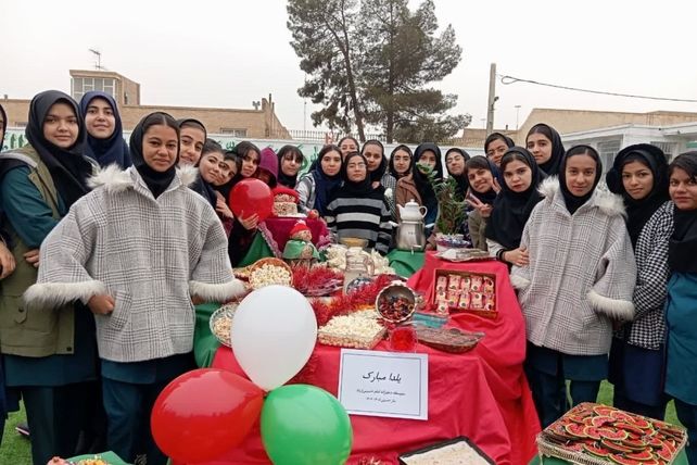 برگزاری جشن شب یلدا در دبیرستان دخترانه امام خمینی (ره)
