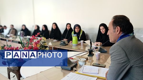 نشست مسئولان سازمان دانش‌آموزی و معاونان پرورشی در سازمان دانش‌آموزی استان چهارمحال وبختیاری
