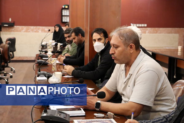 هم‌افزایی نیروهای پرورشی قطب پرند در نشست تخصصی رباط‌کریم