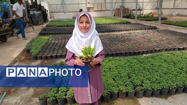 بازدید دانش‌آموزان مدرسه ایران از فضای سبز شهرداری ملارد به مناسبت روز زمین پاک