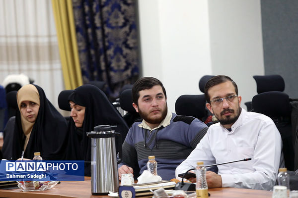 دورهمی فعالان حوزه کودک و نوجوان با معاون پرورشی و فرهنگی وزیر آموزش‌وپرورش