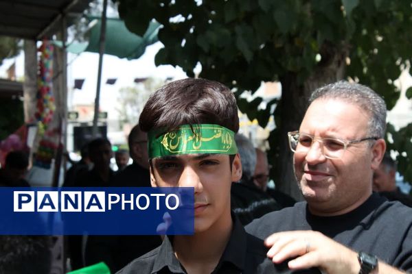 زنجیر زنی صبح عاشورا؛ خرامه در سوگ حسین(ع)