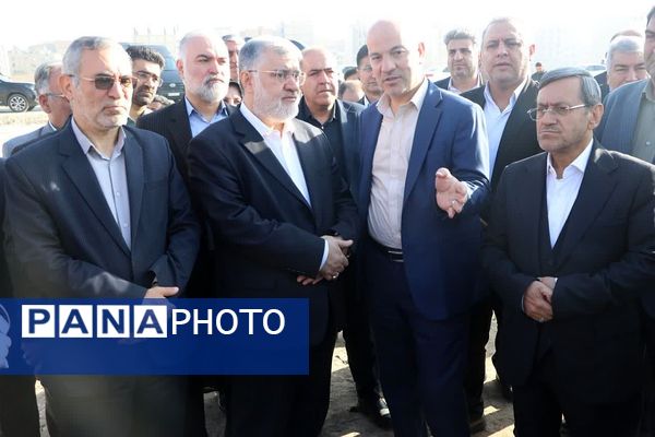 وعده قشقاوی به تحقق رسید، خشت‌گذاری دو مدرسه ۱۵ کلاسه دخترانه در حصارک پایین