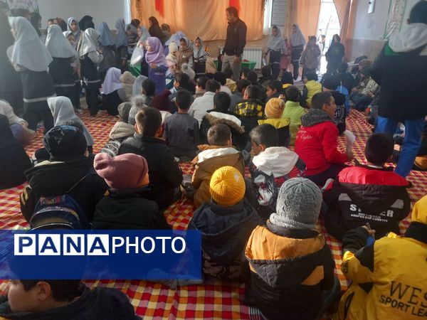 جشنواره میوه آرایی در مدرسه شهید غلامی خلیل آباد 
