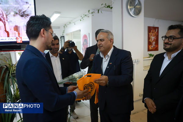 بازدید مدیرکل آموزش و پرورش شهرستان‌های استان تهران از خبرگزاری پانا در روز خبرنگار