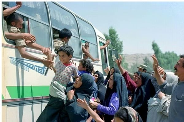 سالروز بازگشت پرستوها به میهن اسلامی 