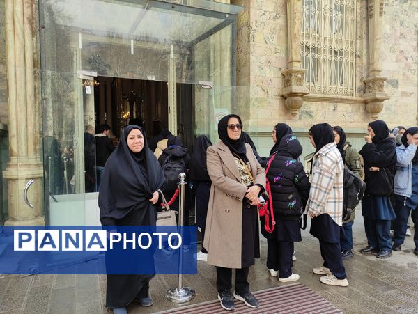 برگزاری اردوی دانش‌آموزان دبیرستان فرزانگان استعداد درخشان ملارد به کاخ سعدآباد