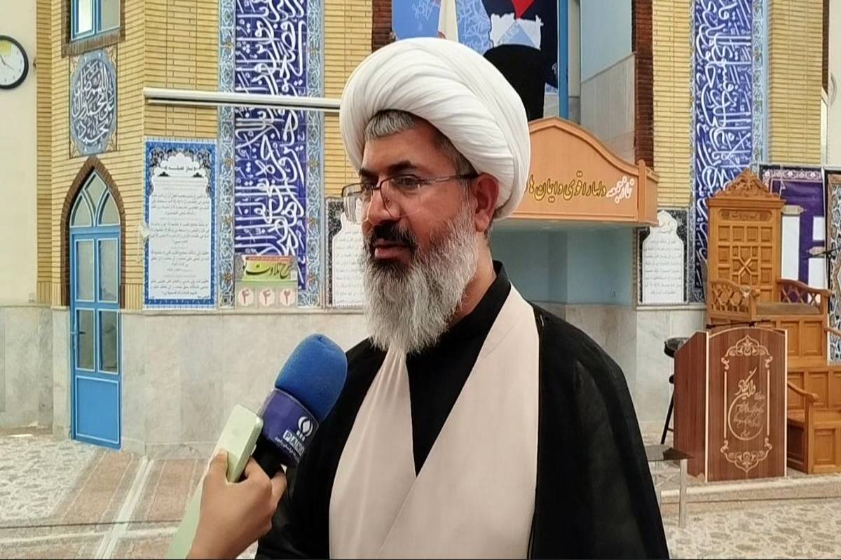 دانشآموزان نقش مهمی در برگزاری نماز جمعه دارند