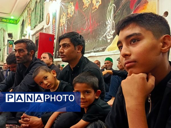 نوای “لبیک یا حسین” در شب پنجم محرم در رزق آباد طنین‌انداز شد