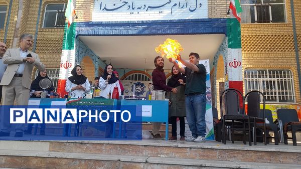 برگزاری کارگاه‌های علمی پژوهش‌سرای خوارزمی در دبیرستان امام جعفر صادق(ع) ناحیه سه کرج 