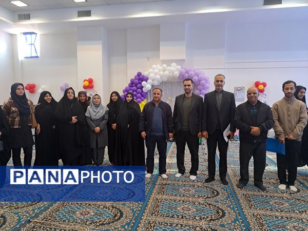  نمایشگاه دست‌سازه‌ها و فعالیت‌های پژوهشی در دبستان شقایق‌ها شهرستان ملارد