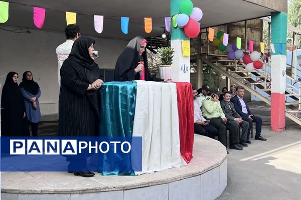 برگزاری جشن شروع سال تحصیلی و زنگ مهر در دبیرستان حدیث کساء خاورشهر ناحیه یک شهرری