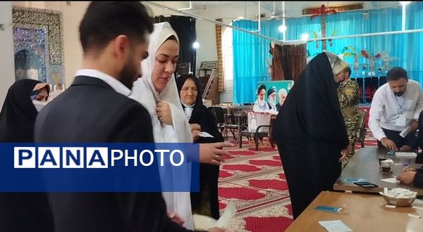 حضور پرشور مردم ولایت‌مدار فریمان پای صندوق‌های رأی 