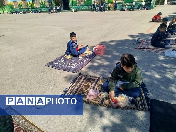 صبحانه سلامت در مدرسه پسرانه مبین شیروان