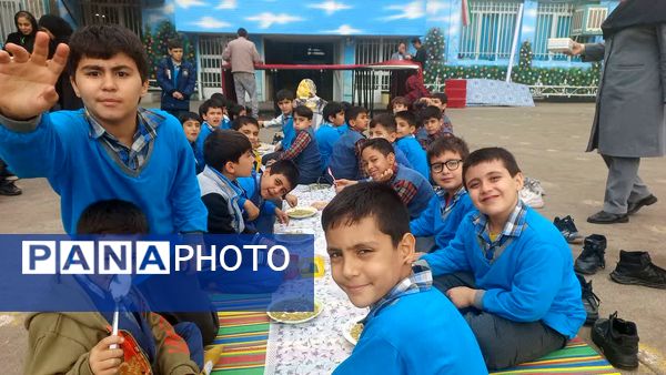 جشن روز دانش‌آموز در دبستان شهید رسول نم‌نبات ناحیه ۴ اصفهان 
