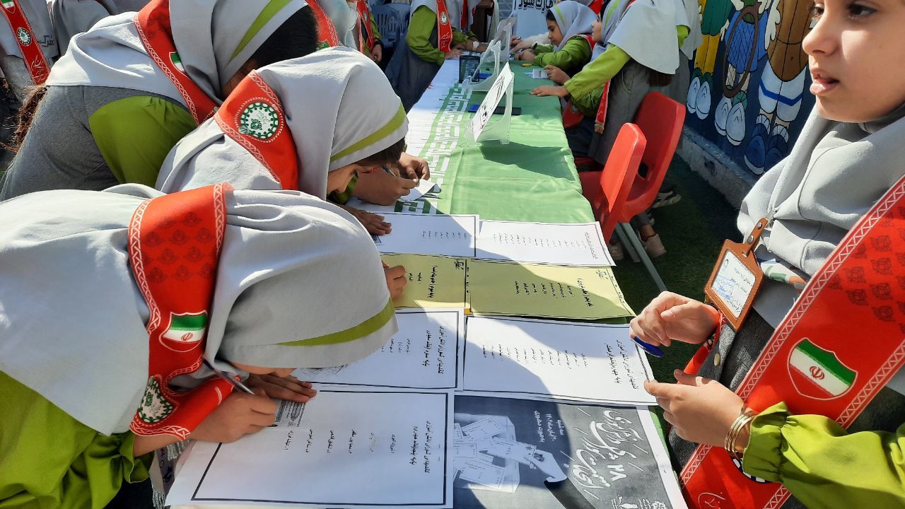 انتخابات شورای دانش‌آموزی در مدرسه غیردولتی «عطرک» یاسوج 