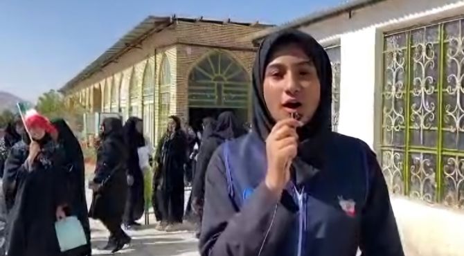 خروش دانش آموزان دارابی علیه لانه عنکبوت 