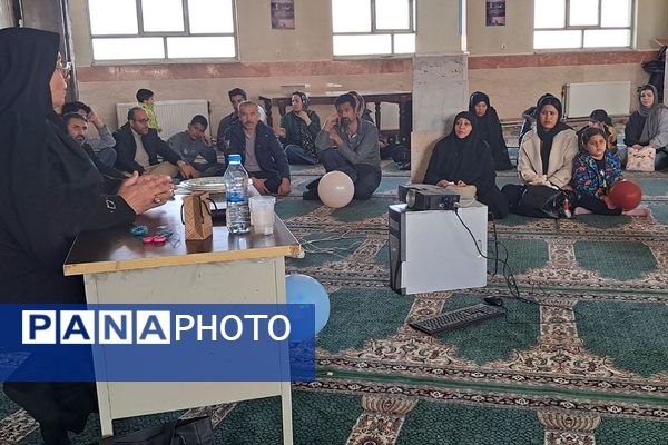 برگزاری جلسه آموزش خانواده در دبیرستان شهید احمدی روشن پیشوا