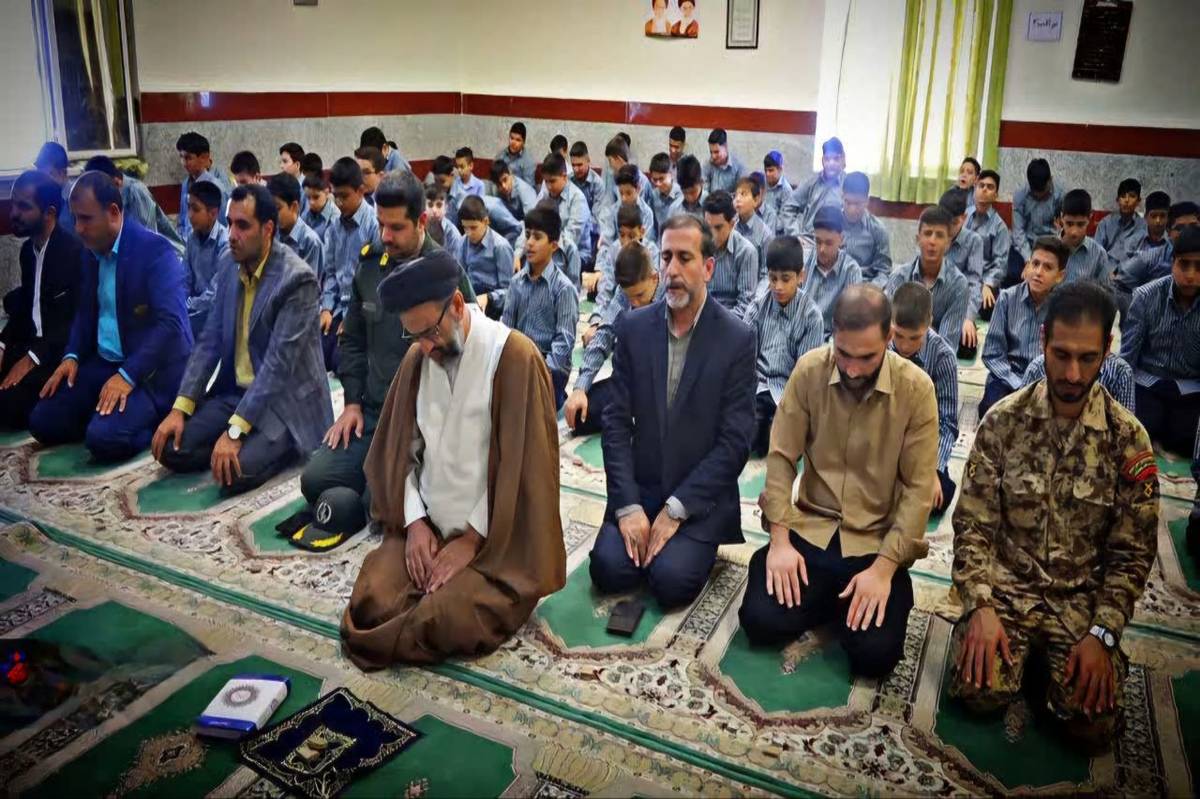  زنگ نماز در مدارس شازند؛ گامی در تعمیق باورهای دینی دانش‌آموزان