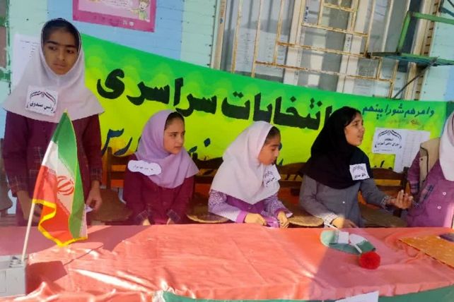 انتخابات شورای دانش‌آموزی در دبستان کوثر دیشموک