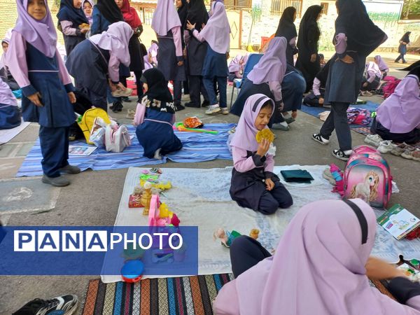 اردوی حیاطی و جشن آخر سال در دبستان دخترانه شاهد تحقیقی ناحیه ۶